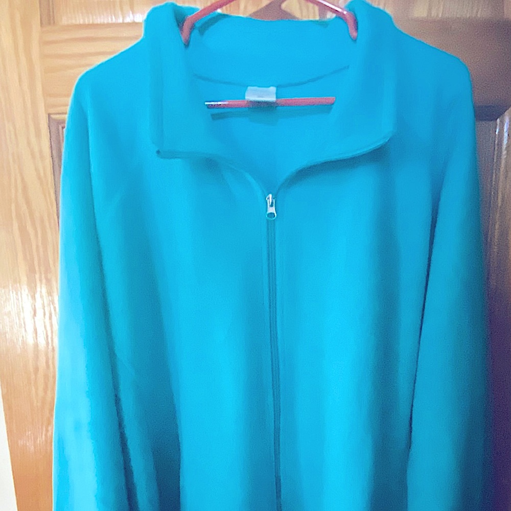 **NEW UNWORN Fleece Zip up!